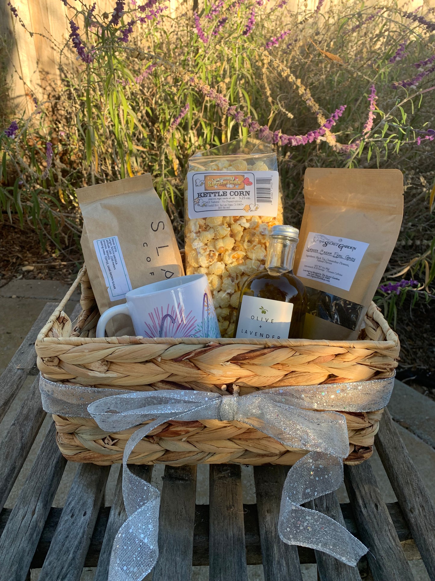 California Country Holiday Basket